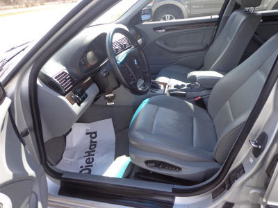2003 BMW 325 xi
