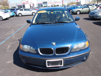 2005 BMW 325  xi
