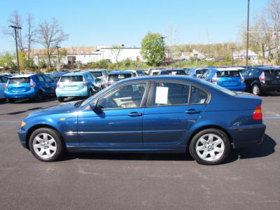 2005 BMW 325  xi