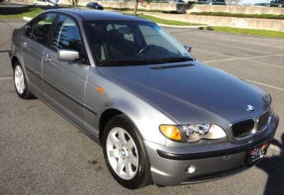 2005 BMW 325  xi
