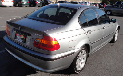 2005 BMW 325  xi