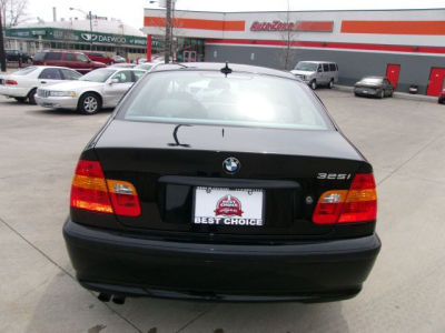 2004 BMW 325  i