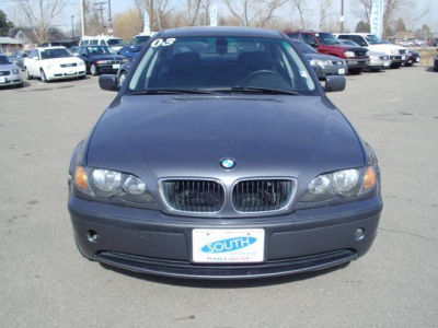2003 BMW 325  xi