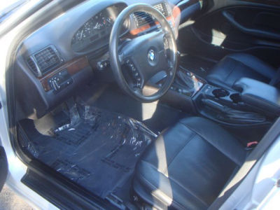 2005 BMW 325 xi