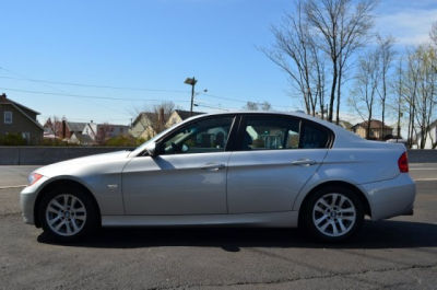 2006 BMW 325  xi