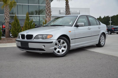 2004 BMW 325  i
