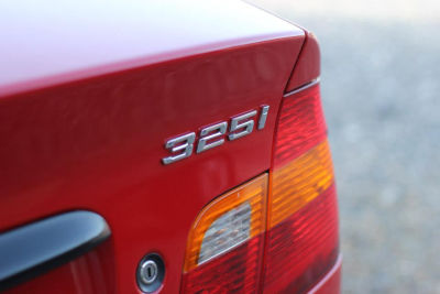 2003 BMW 325  i