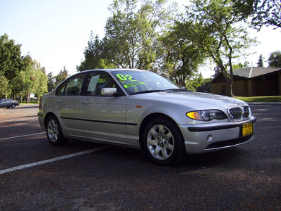 2002 BMW 325  i