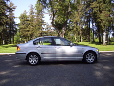 2002 BMW 325  i