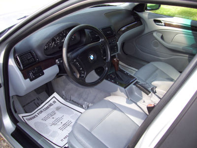 2002 BMW 325  i