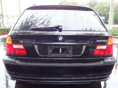 2003 BMW 325 iT