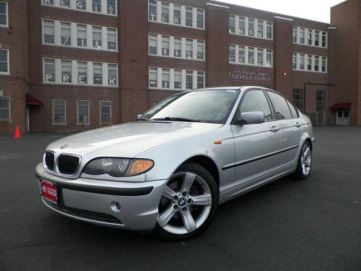 2004 BMW 325  i