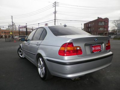 2004 BMW 325  i