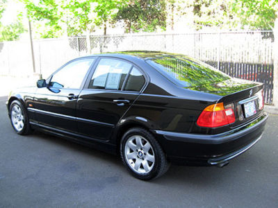 2001 BMW 325 i