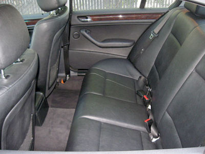 2001 BMW 325 i