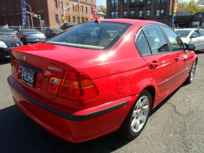 2004 BMW 325  i