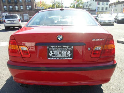 2004 BMW 325  i