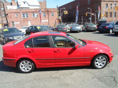 2004 BMW 325  i