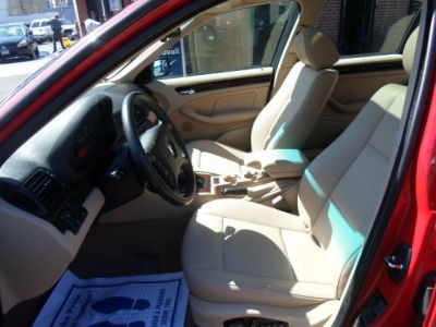 2004 BMW 325  i