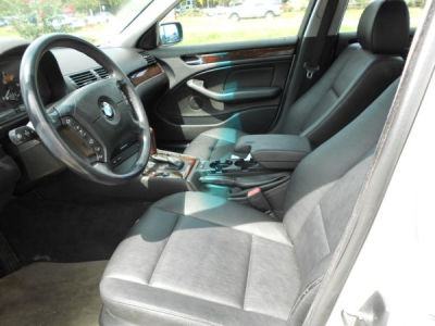 2001 BMW 325  i
