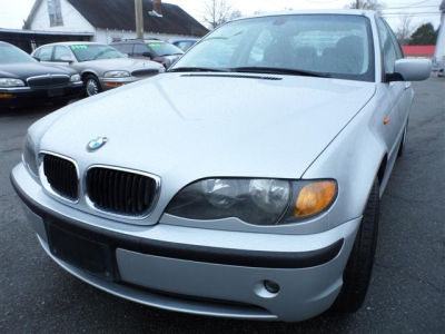 2004 BMW 325  i