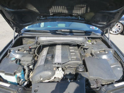 2004 BMW 325 xi