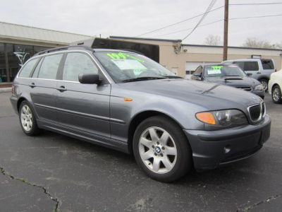 2003 BMW 325  xiT