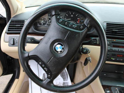 2001 BMW 325  i