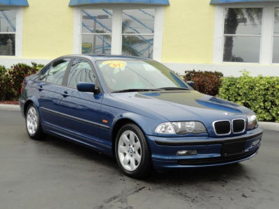 2001 BMW 325  i