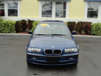 2001 BMW 325  i
