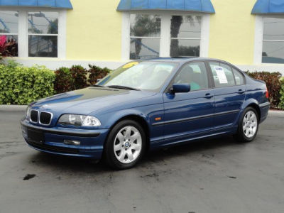 2001 BMW 325  i