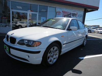 2003 BMW 325  i