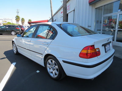 2003 BMW 325 i