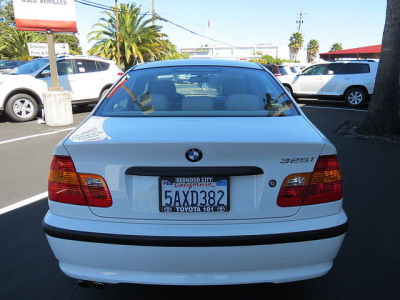 2003 BMW 325 i