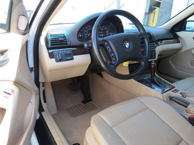 2003 BMW 325 i
