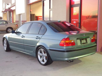 2005 BMW 325  i