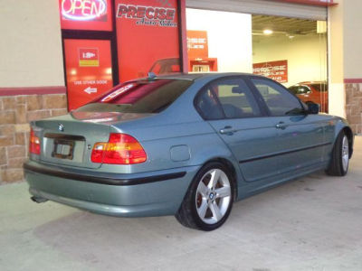 2005 BMW 325  i