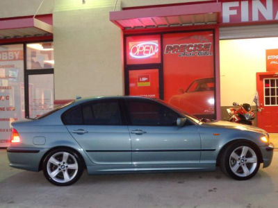 2005 BMW 325  i