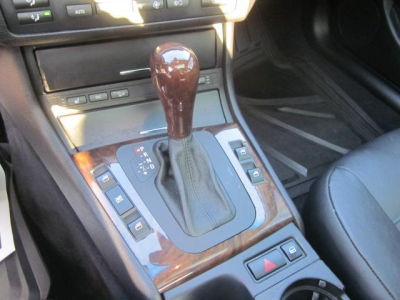 2003 BMW 325 xi