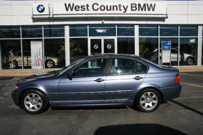 2002 BMW 325  i