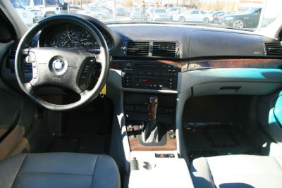 2002 BMW 325 i
