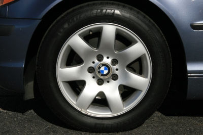 2002 BMW 325 i