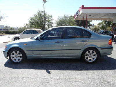 2004 BMW 325  i