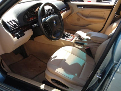 2004 BMW 325  i