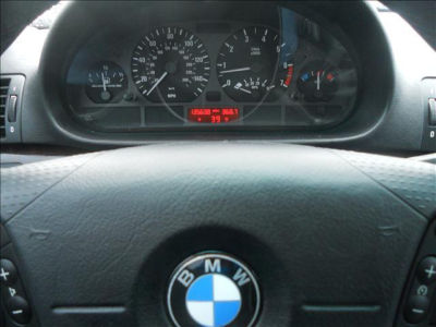 2002 BMW 325 xi