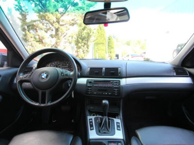 2002 BMW 325  i