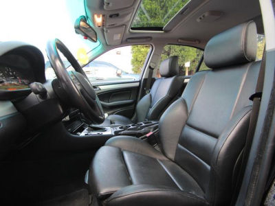2002 BMW 325  i