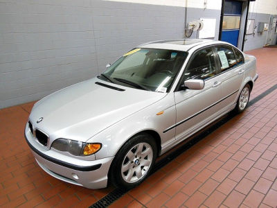 2005 BMW 325  i
