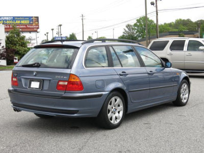 2002 BMW 325 xiT