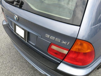 2002 BMW 325 xiT